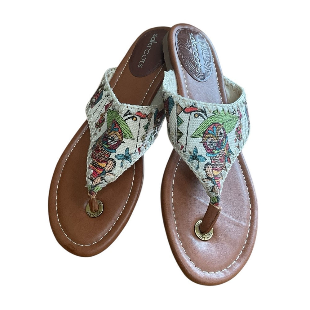 Sakroots Multicolor Owl pattern crocheted edge women’s flip flop sandal size 8
